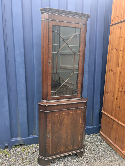 corner cabinet