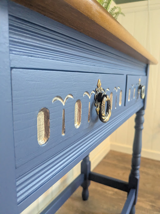 console table in blue