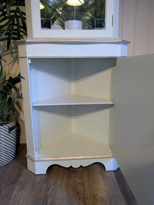 corner display cabinet