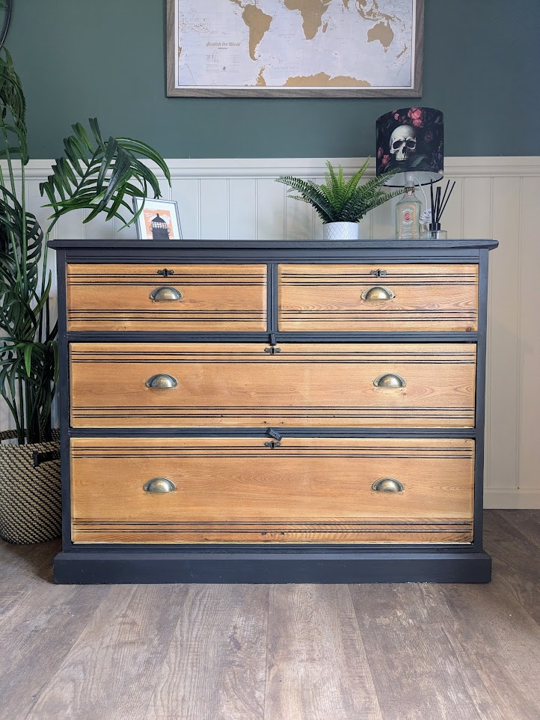 Vintage drawers in black and wood