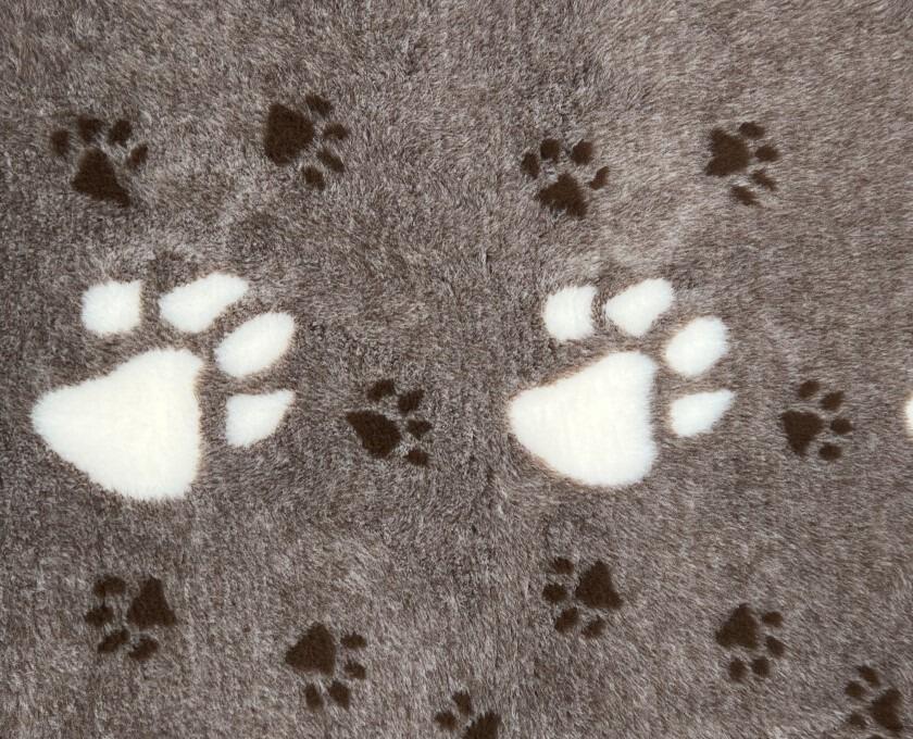 Dogeria Bedding for Dogs Rubber Backed Brown with Small and Large Paws