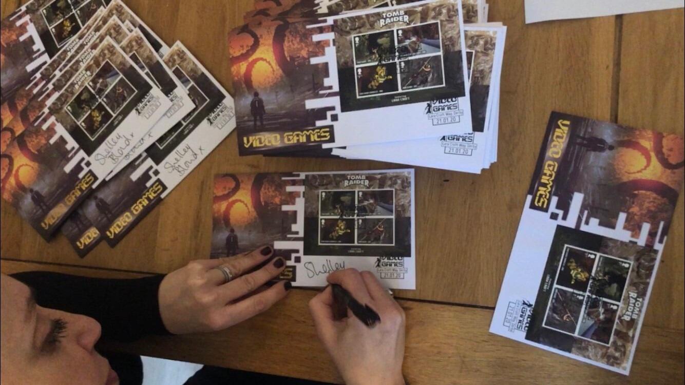 Shelley Blond signing
