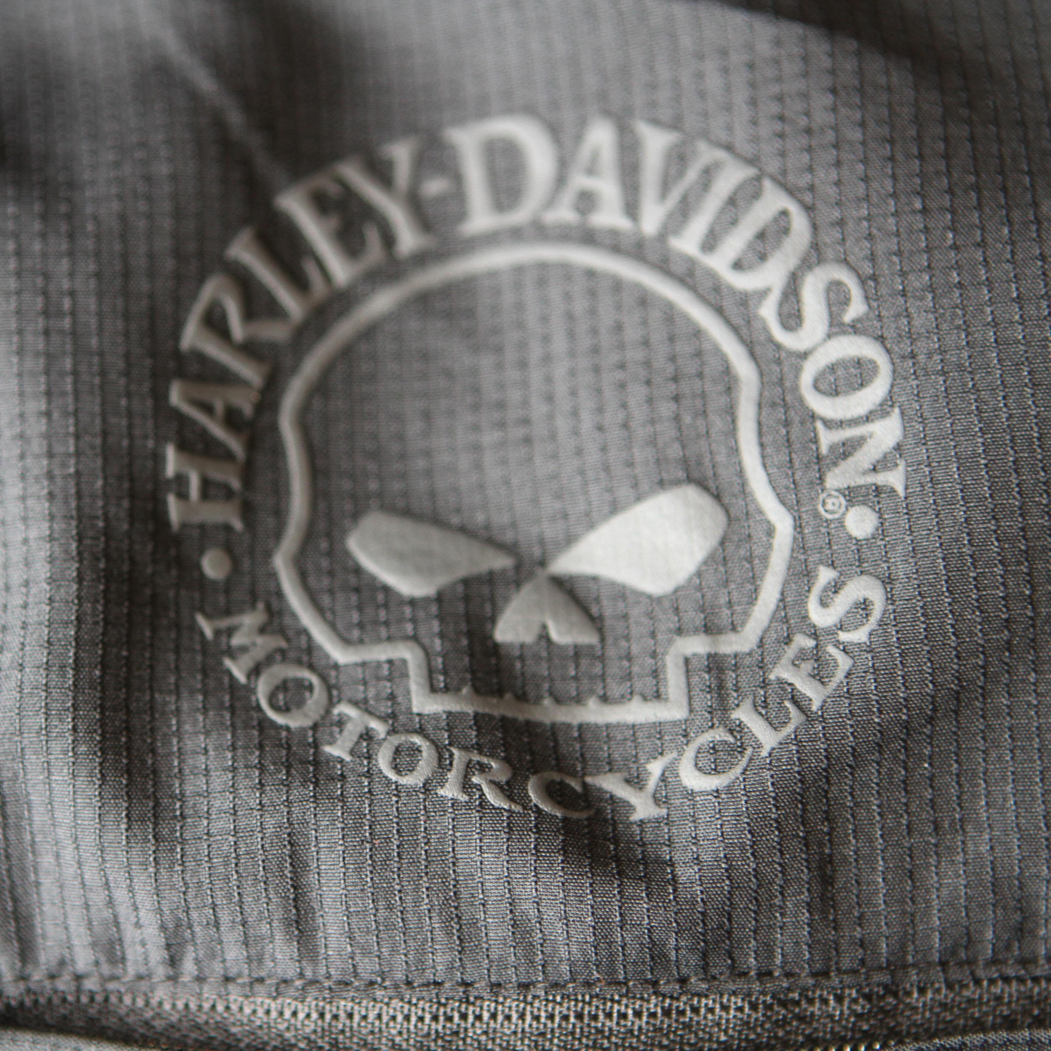 cool Harley-Davidson performance shirt in black- branding
