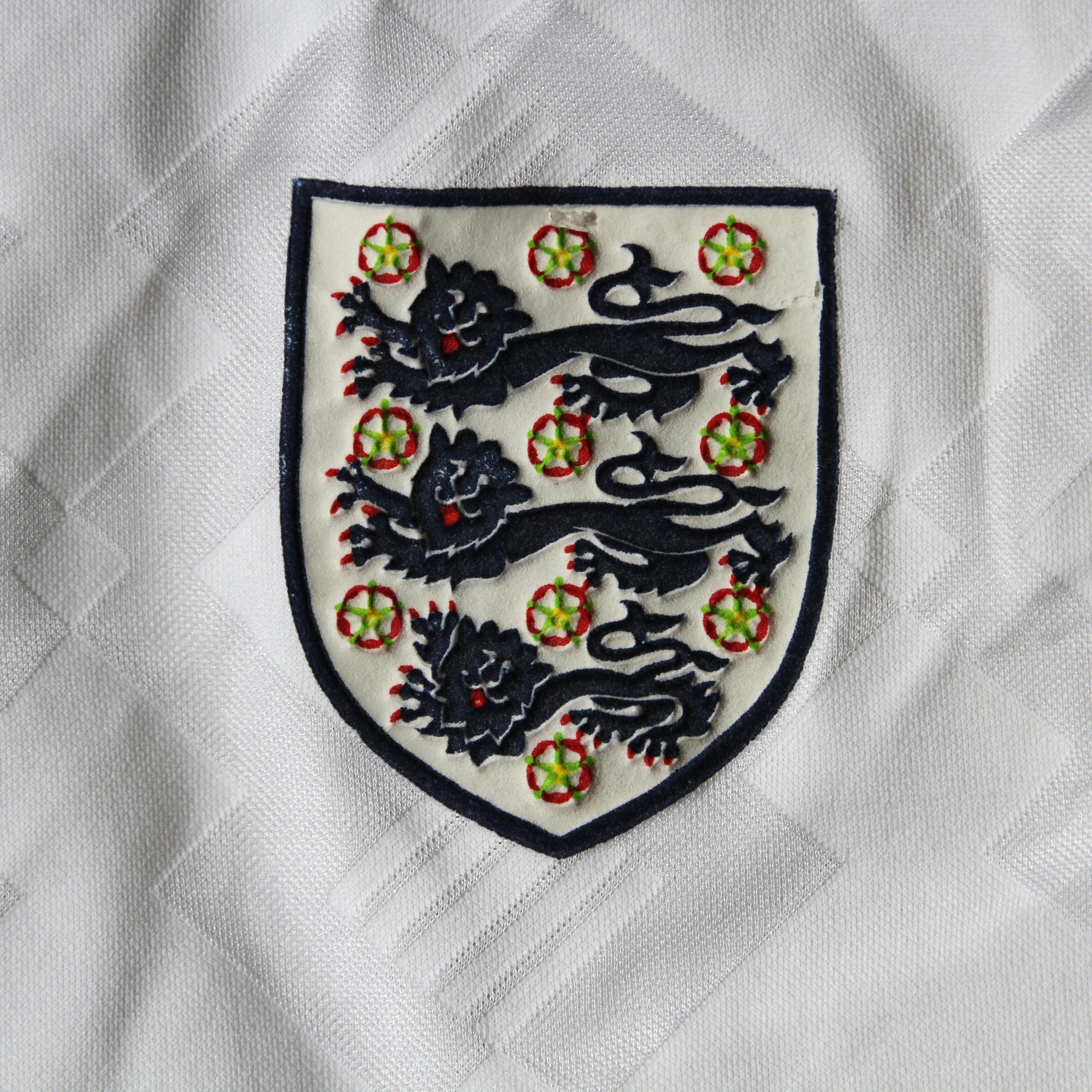 Amazing 1990-1992 England home football shirt made by Umbro- badge detail