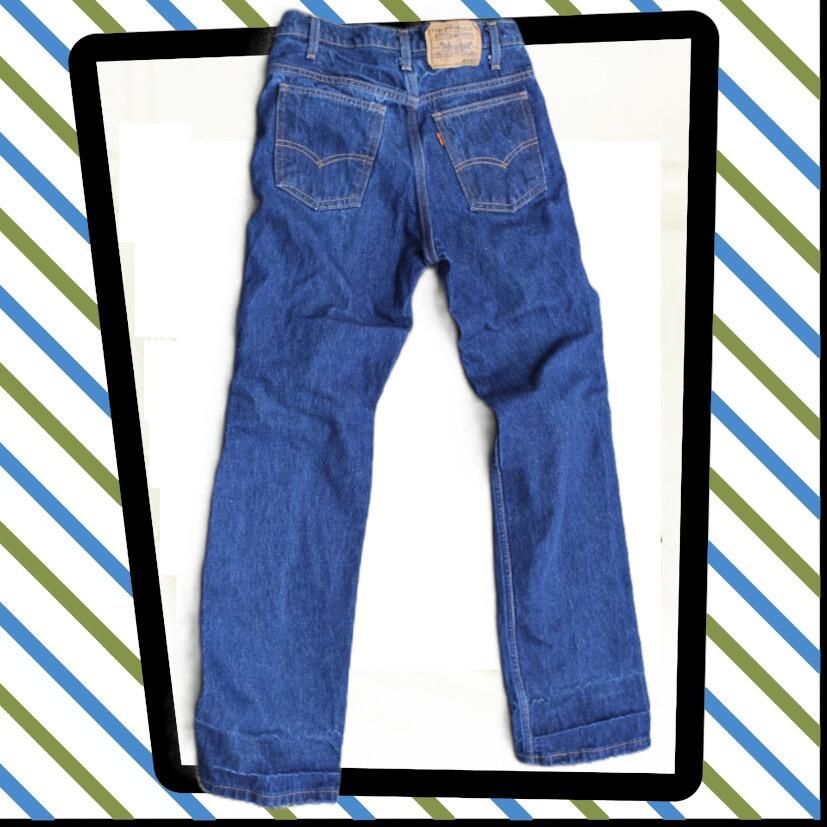 Classic Levi dark blue denim jeans