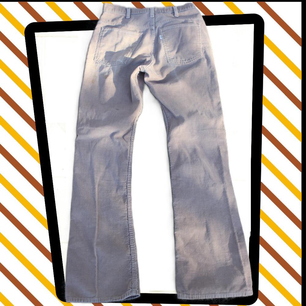 Cool pair of boot cut Levis needlepoint corduroy jeans/trousers- rear view