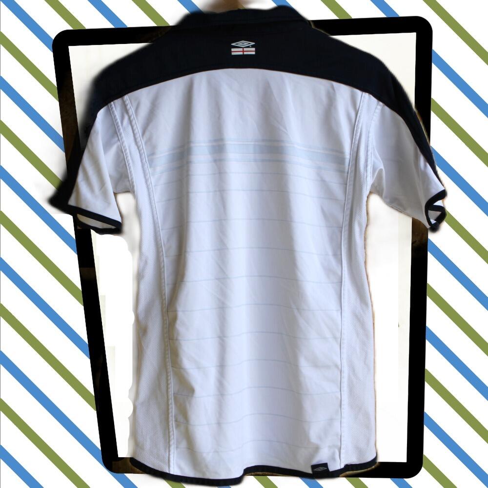Fabulous 2003-2005 Umbro England national team reversible football jersey- rear view