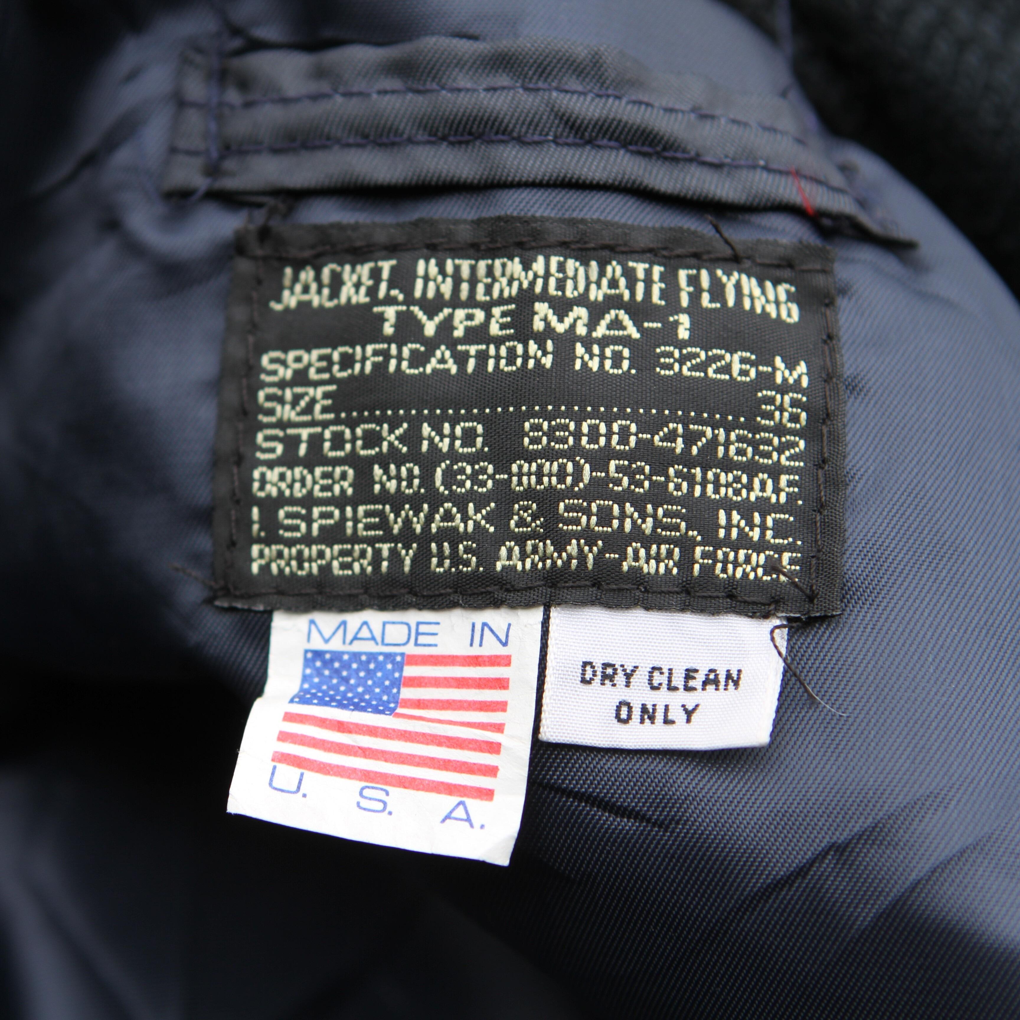 Vintage I Spiewak & Sons Intermediate Flying MA-1 Bomber Reversible JACKET in blue- label