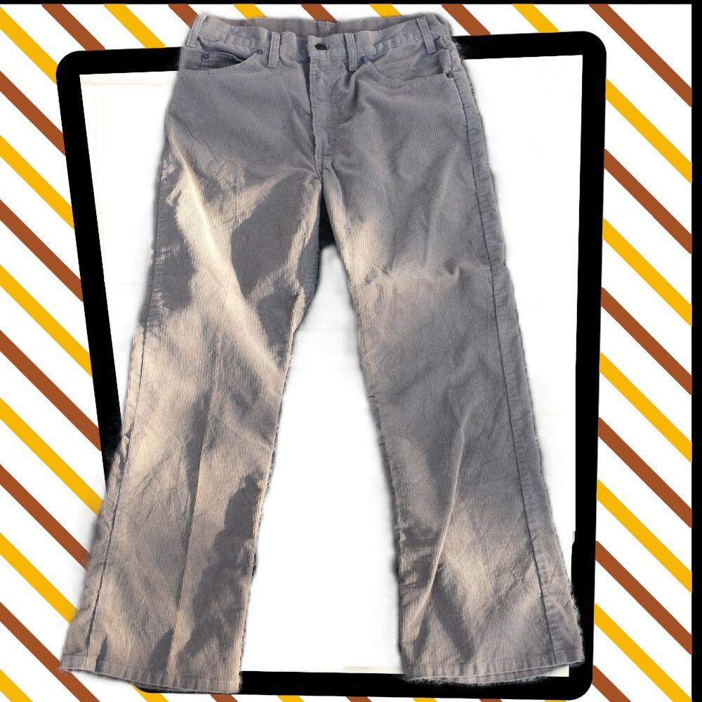 Cool pair of boot cut Levis needlepoint corduroy jeans/trousers