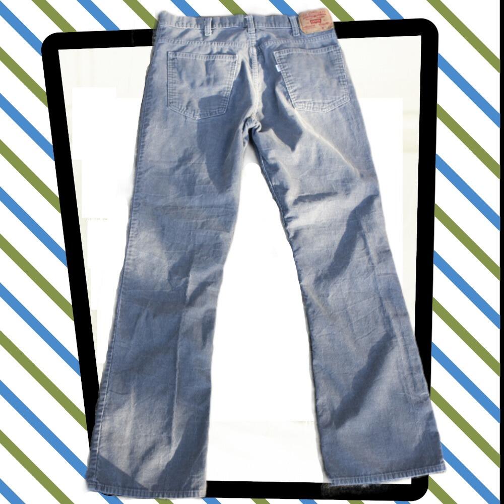 Cool pair of boot cut Levis needlepoint corduroy jeans/trousers- rear