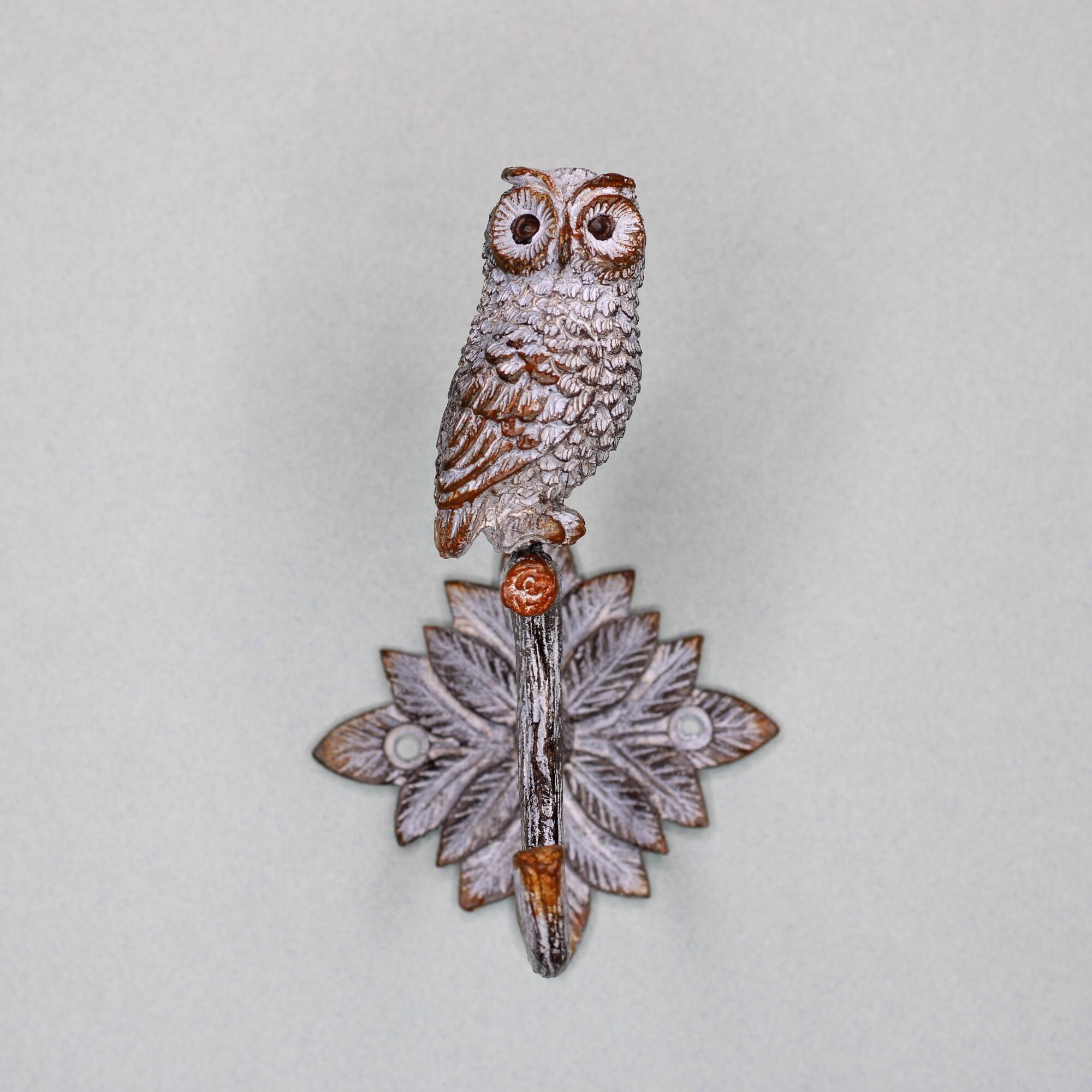 Decorative owl coat hook