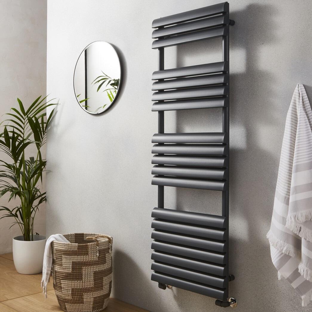 Venetian 1500mm Anthracite Louvered Towel Warmer