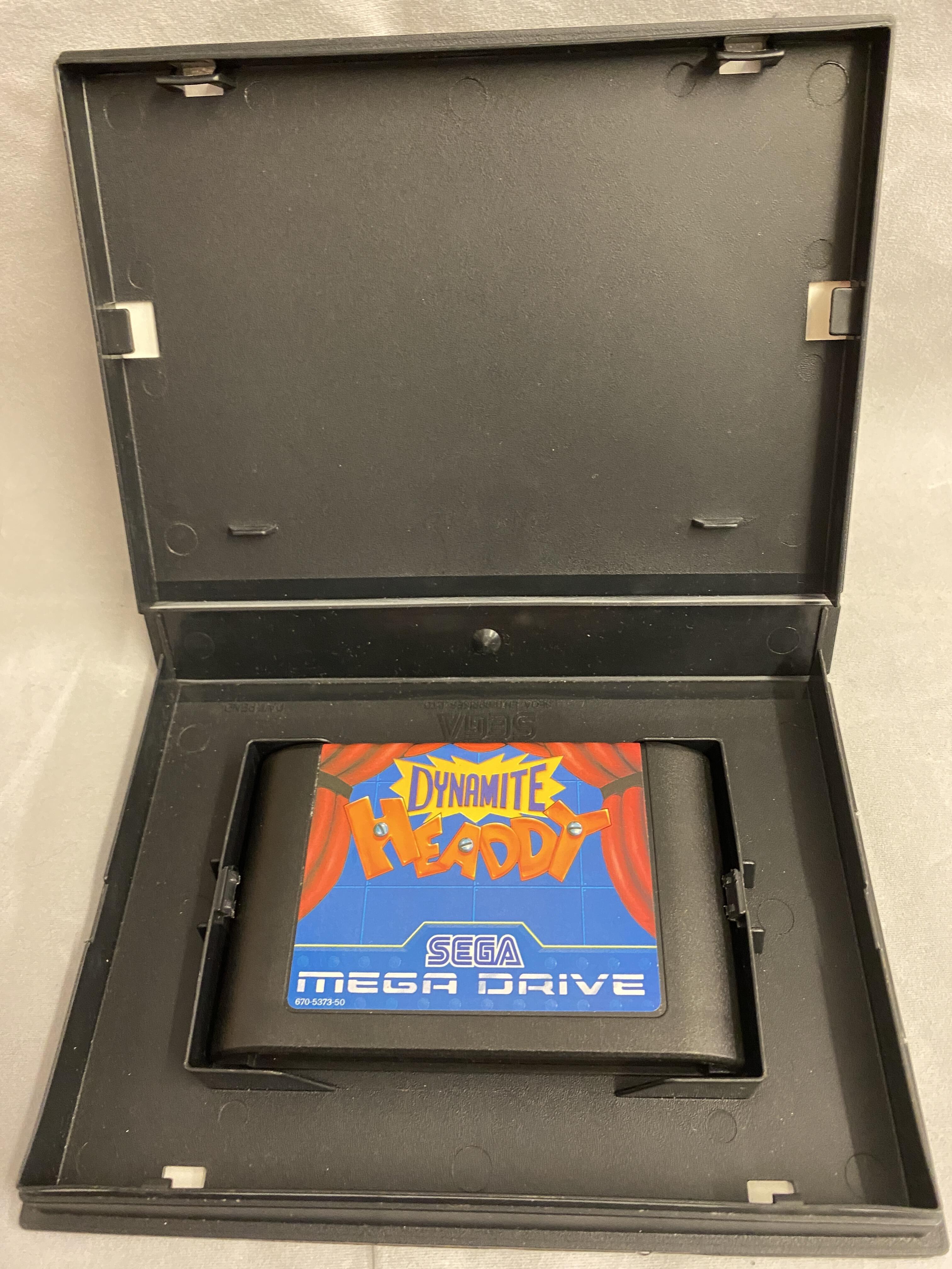 Dynamite Headdy Sega Mega Drive box opened and cart