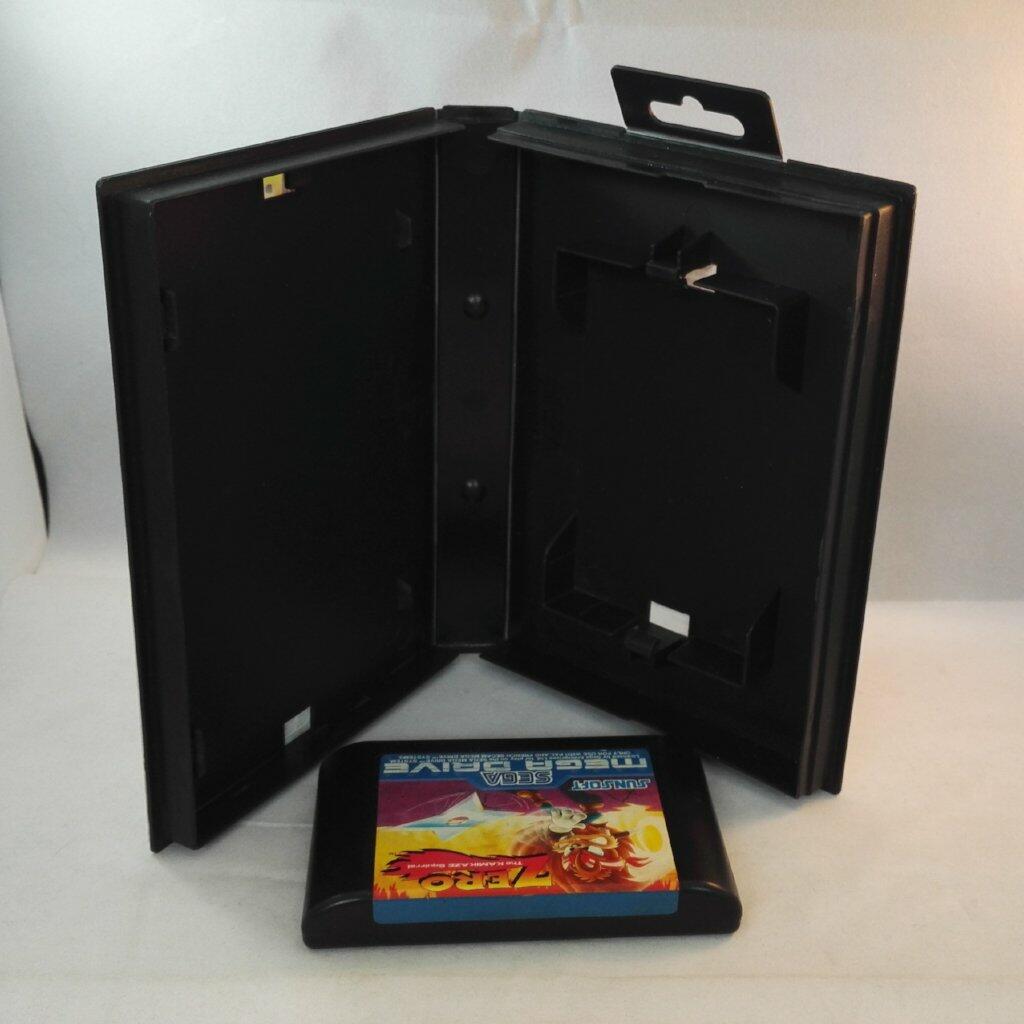 Zero the Kamikaze Squirrel Sega Mega Drive box opened with cart