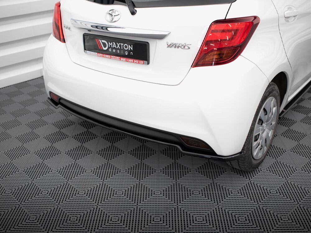 Central Rear Splitter Toyota Yaris Mk3 Facelift