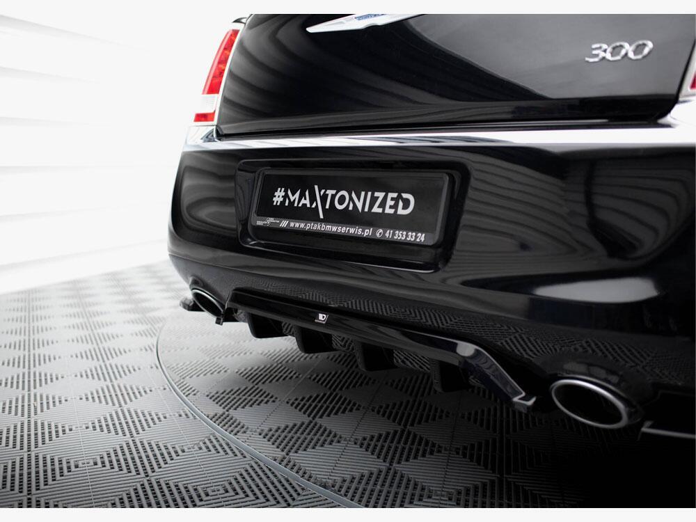 Central Rear Splitter (Vertical Bars) Chrysler 300 Mk2