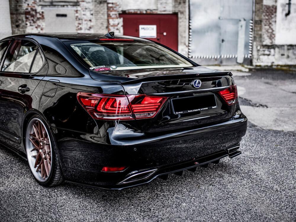Rear Splitter (Vertical Bars) Lexus LS Mk4 Facelift
