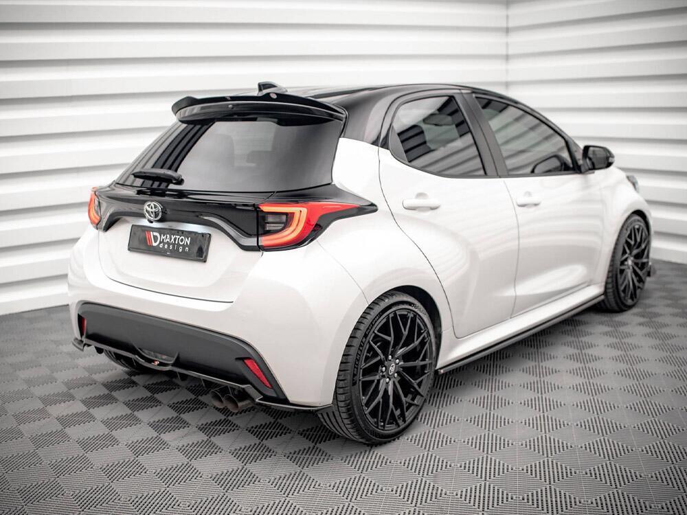 Rear Splitter V.2 (Vertical Bars) Toyota Yaris Mk4