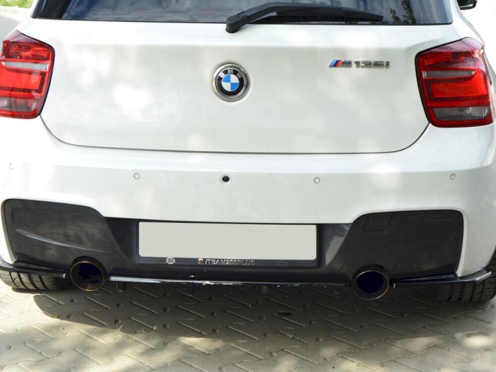 Central Rear Splitter (Vertical Bars) BMW 1 F20 / F21 - Carbon Look