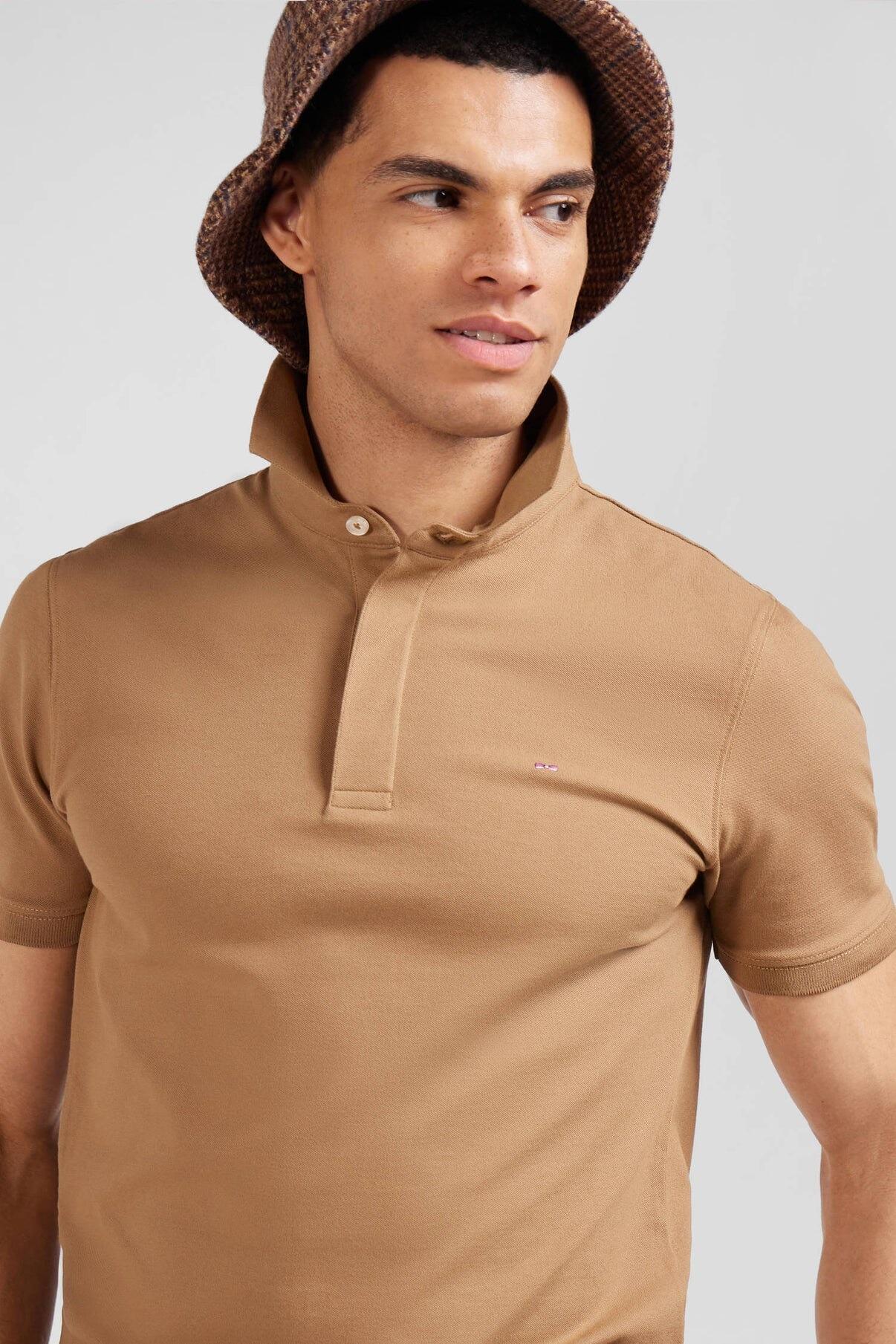 Eden Park camel polo shirt in Pima cotton with ribbed finishes and embroidered bow tie, available in sizes M to 5X