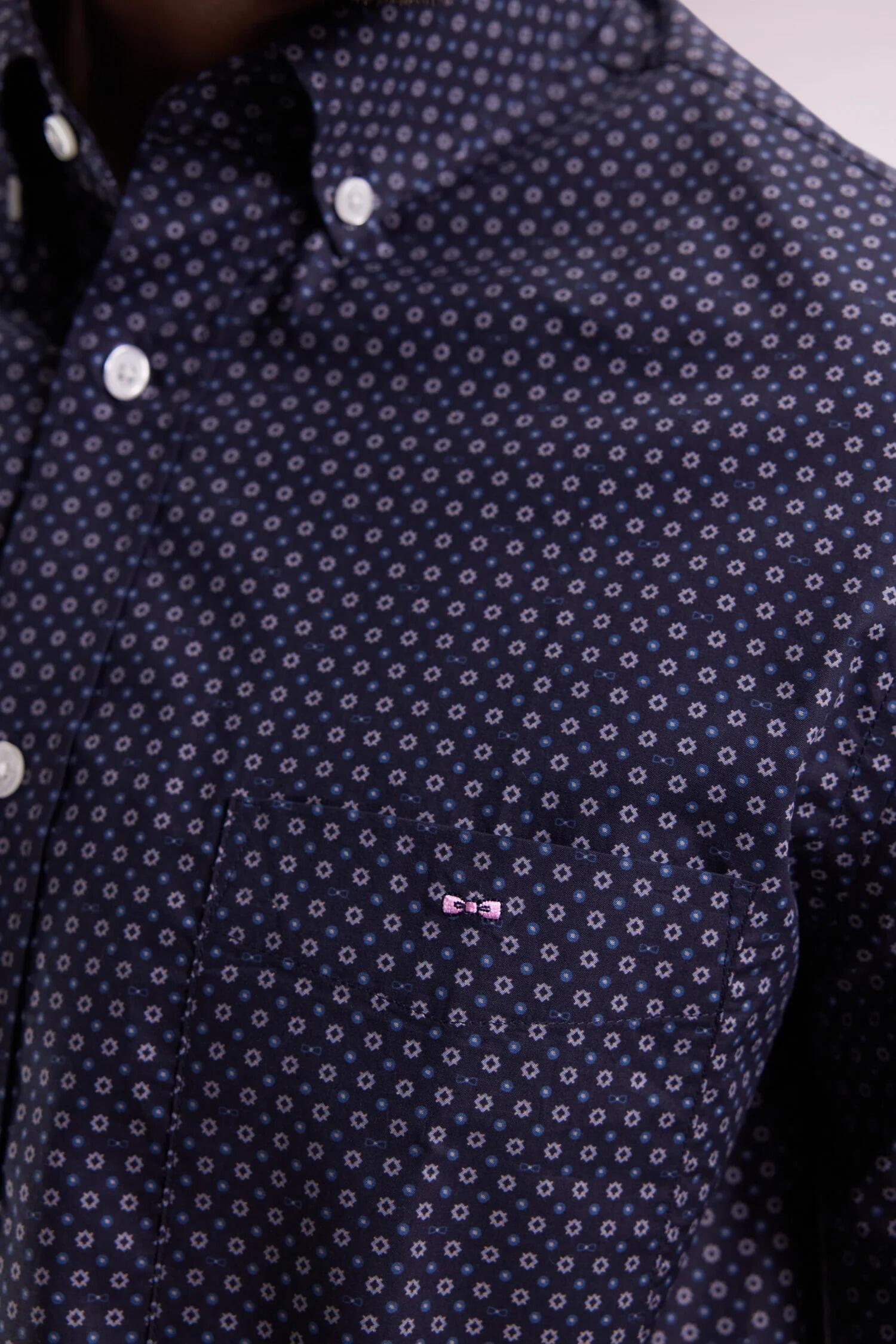 Straight-cut men’s shirt in navy cotton poplin with all-over micro motif and ribbed collar detail