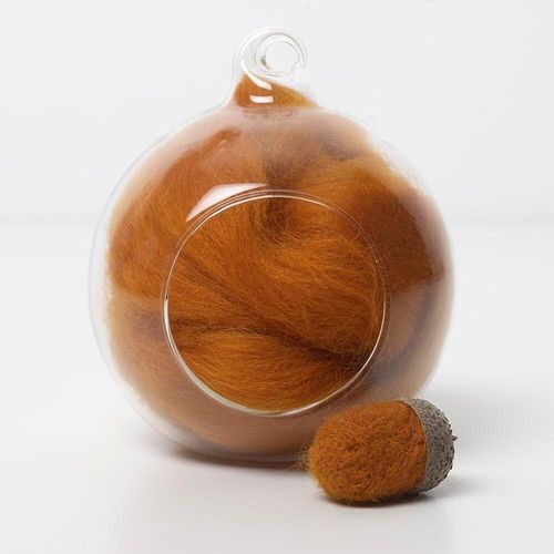 yellow 37 merino wool tops for needle felting and spinning in a 10g portion.
