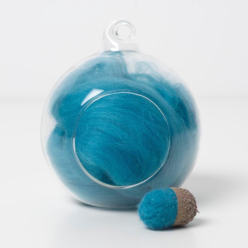 aqua 63 merino wool tops for needle felting and spinning in a 10g portion.