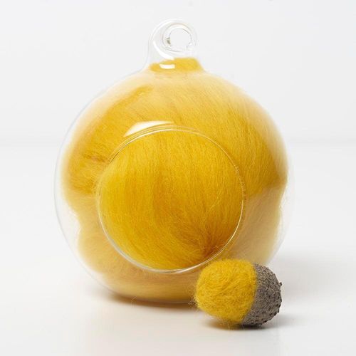 yellow 40 merino wool tops for needle felting and spinning in a 10g portion.
