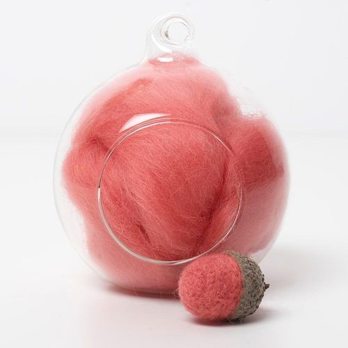 Peach 22 merino wool tops for needle felting and spinning in a 10g portion.