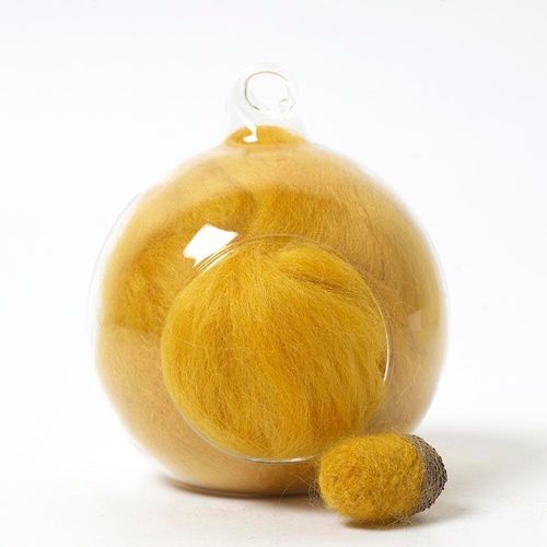 yellow 39 merino wool tops for needle felting and spinning in a 10g portion.