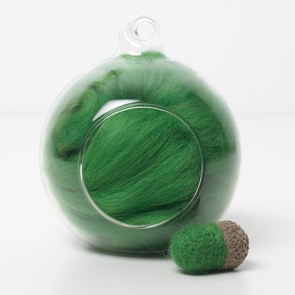 green 52 merino wool tops for needle felting and spinning in a 10g portion.