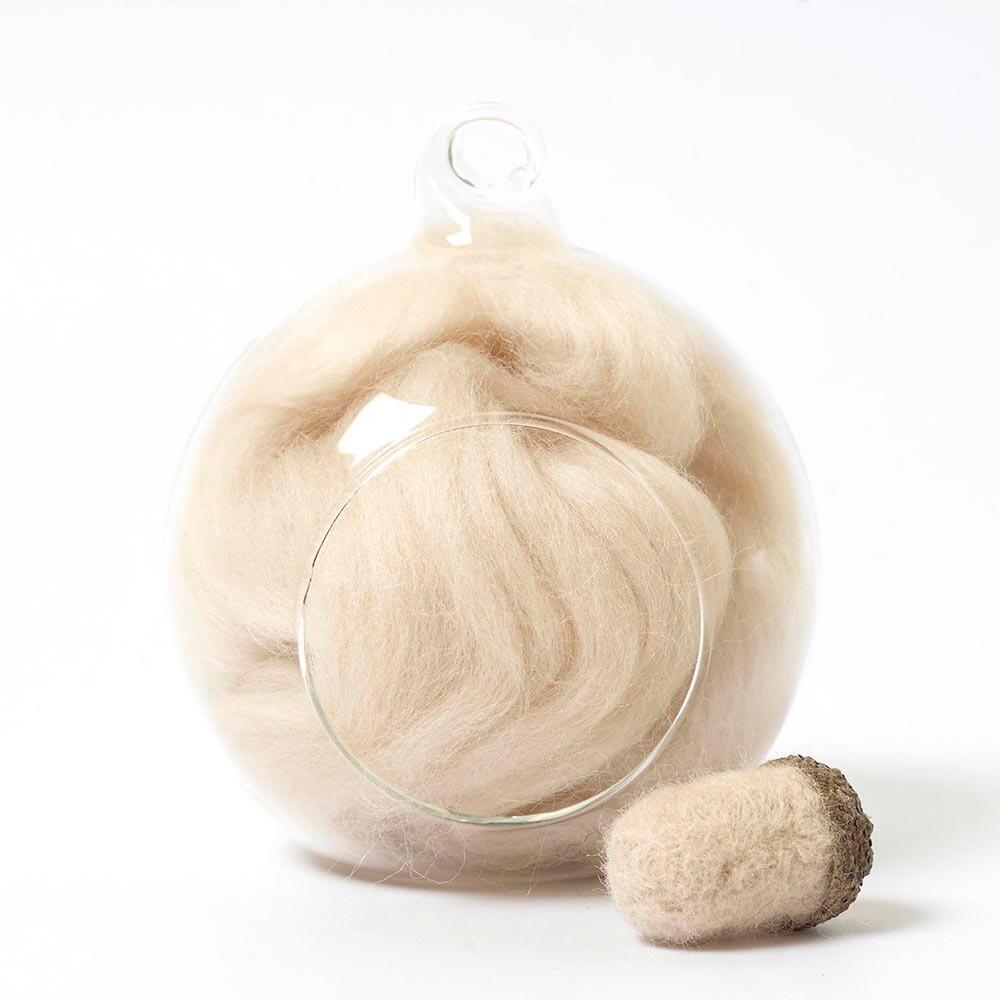 Cream 04 merino wool tops for needle felting and spinning in a 10g portion.