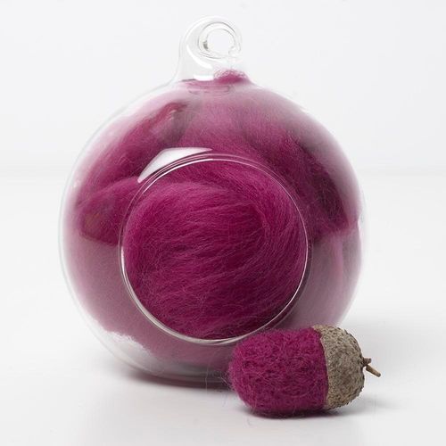purple 15 merino wool tops for needle felting and spinning in a 10g portion.