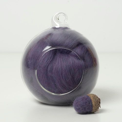 purple 16 merino wool tops for needle felting and spinning in a 10g portion.