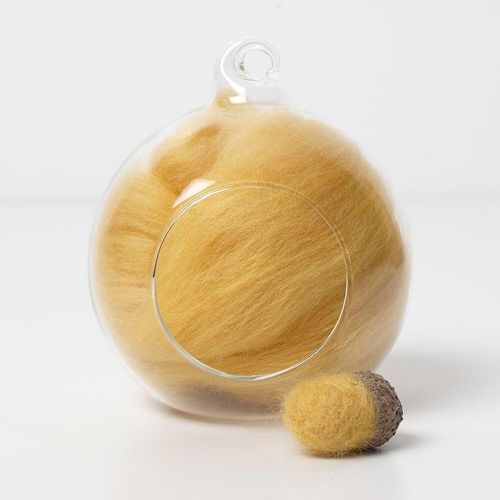 yellow 41 merino wool tops for needle felting and spinning in a 10g portion.