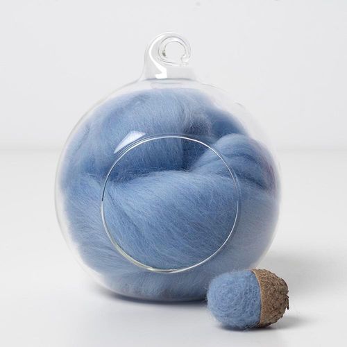 blue 74 merino wool tops for needle felting and spinning in a 10g portion.