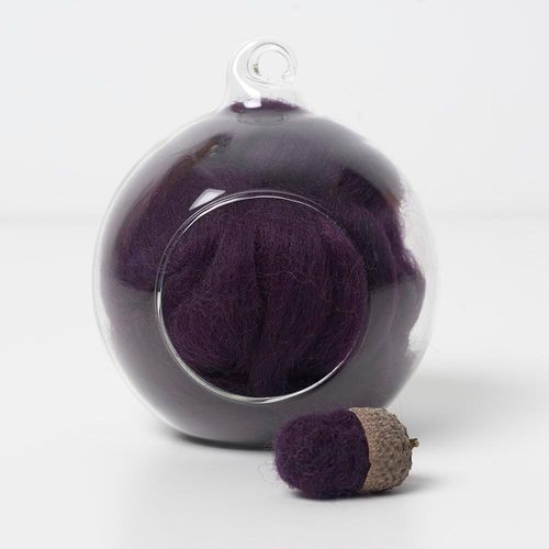 purple 14 merino wool tops for needle felting and spinning in a 10g portion.