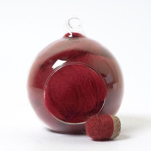 red 27 merino wool tops for needle felting and spinning in a 10g portion.