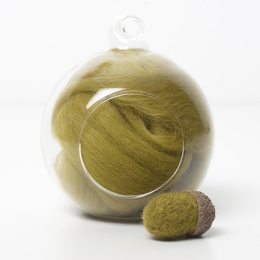 green 46 merino wool tops for needle felting and spinning in a 10g portion.