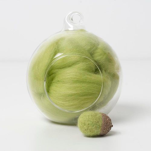 green 48 merino wool tops for needle felting and spinning in a 10g portion.