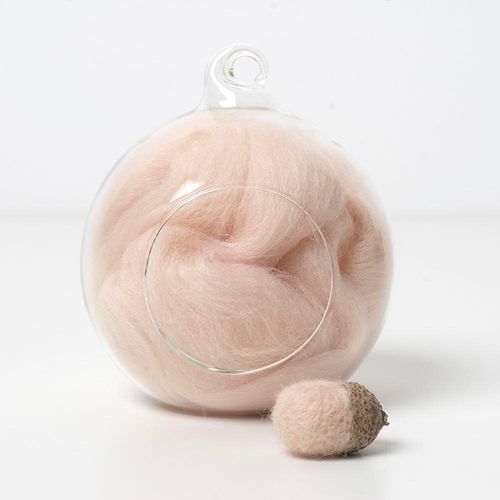 cream 05 merino wool tops for needle felting and spinning in a 10g portion.