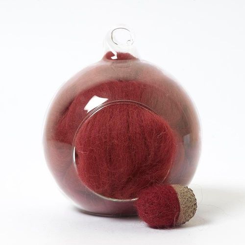 red 29 merino wool tops for needle felting and spinning in a 10g portion.