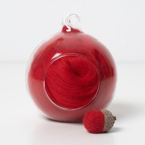 red 24 merino wool tops for needle felting and spinning in a 10g portion.
