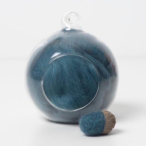 aqua 65 merino wool tops for needle felting and spinning in a 10g portion.