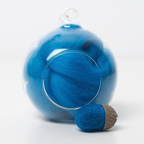 blue 72 merino wool tops for needle felting and spinning in a 10g portion.