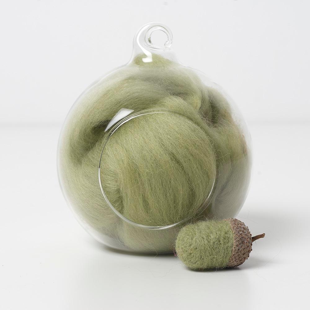 green 47 merino wool tops for needle felting and spinning in a 10g portion.