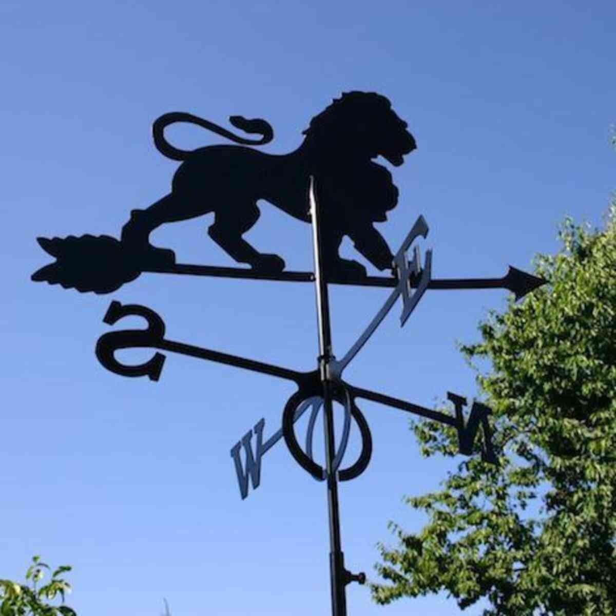 Large lion weathervane