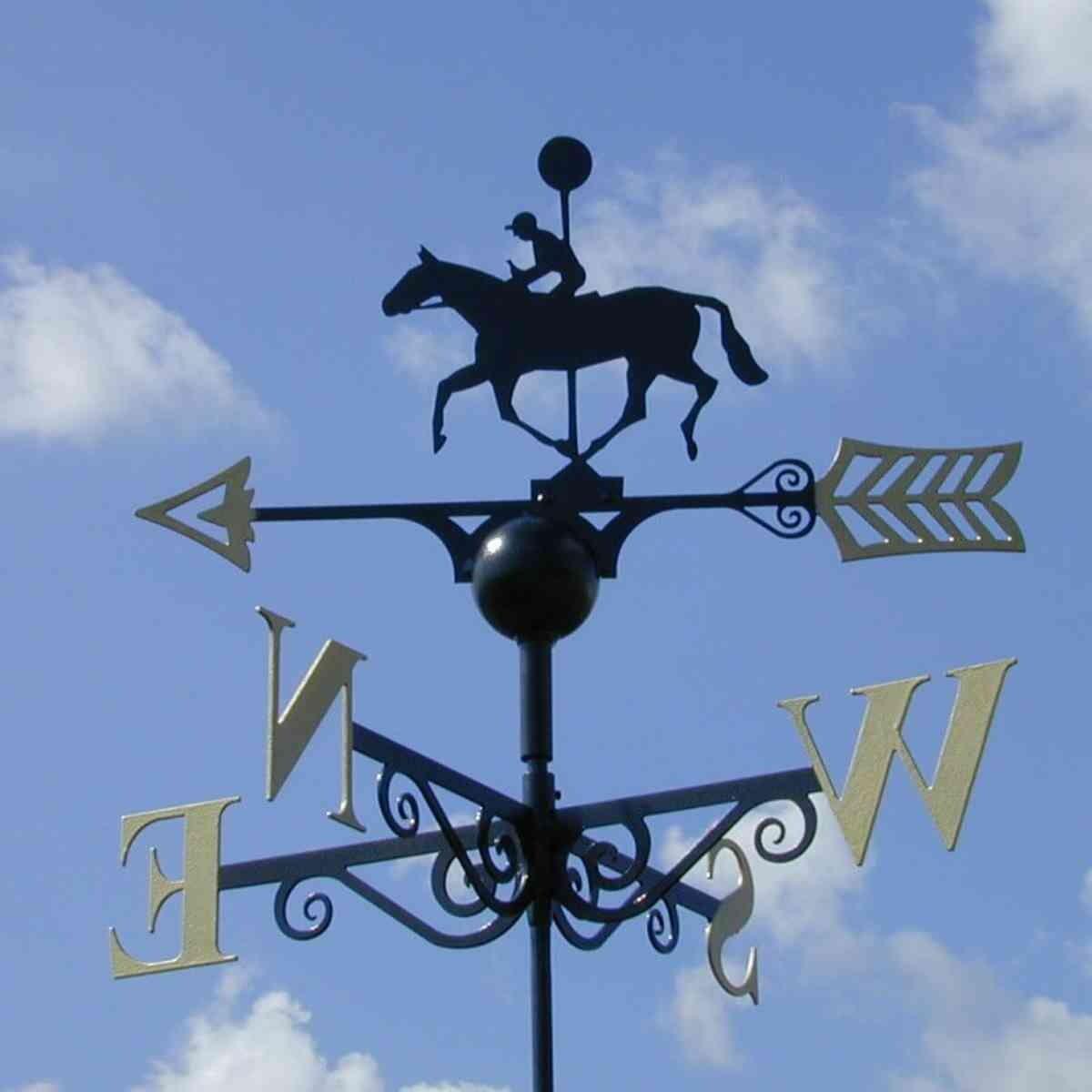 Winning post weathervane
