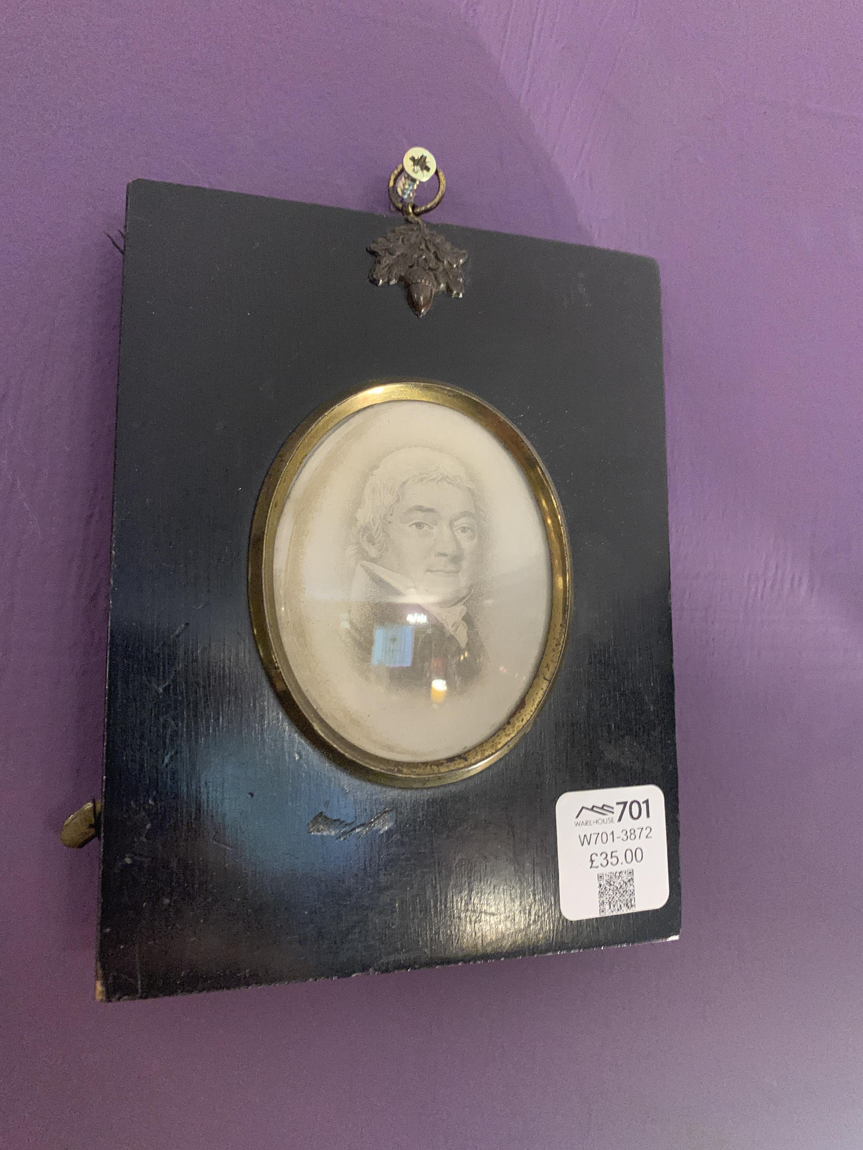 Antique Portrait Frame with Gent EAS3625