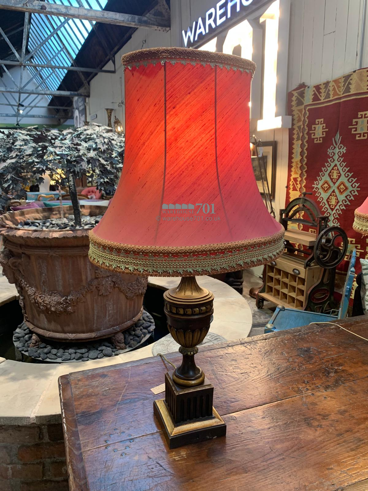 Classic Urn Table Lamp